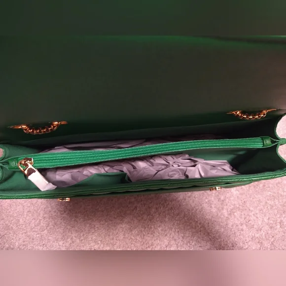 Green Old Hollywood Elegant Quilted Shoulderbag or Lrg Blk Pouch w Gold Chain - Picture 7 of 10